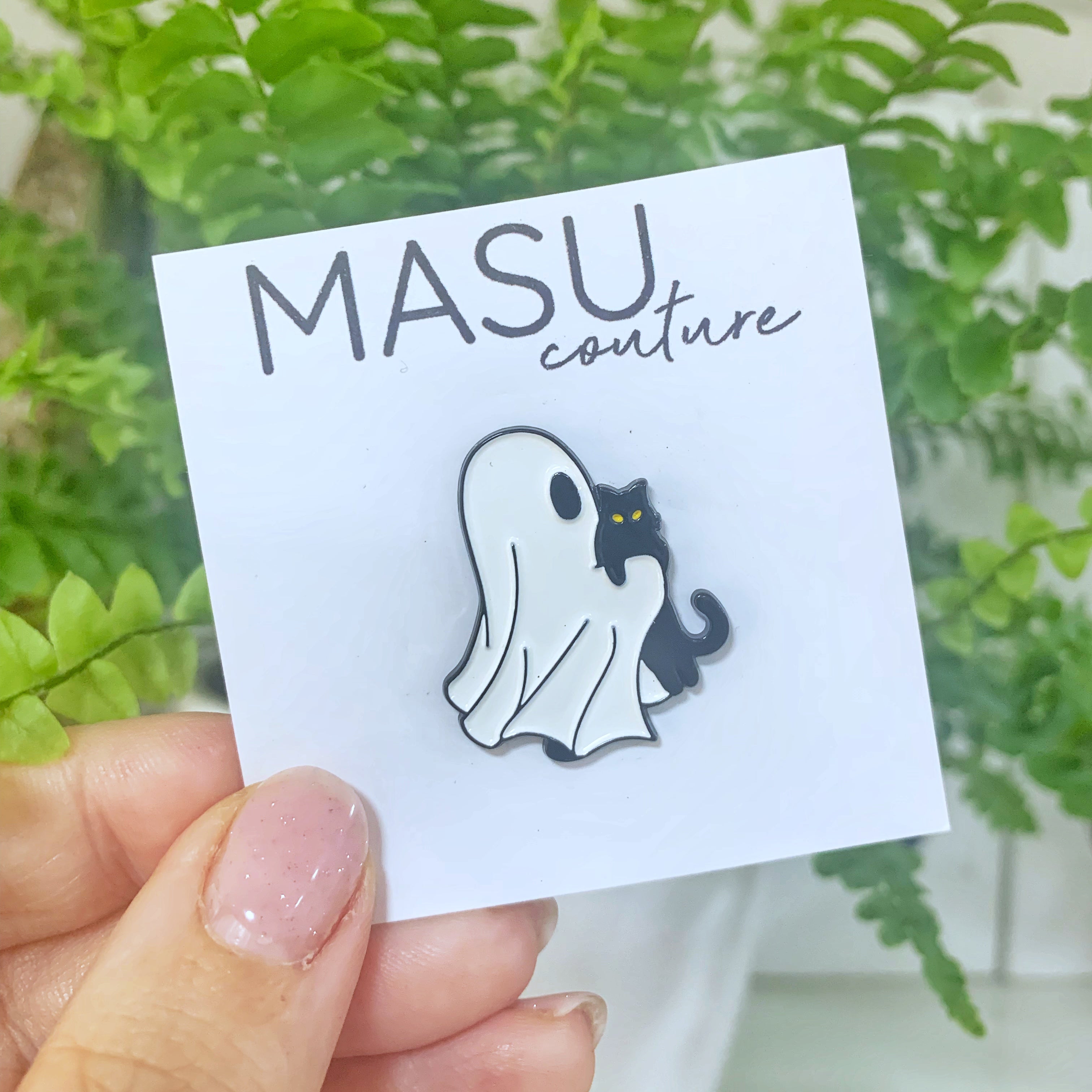 "Spooky Cuddles" Geist mit Katze - Masu Pin