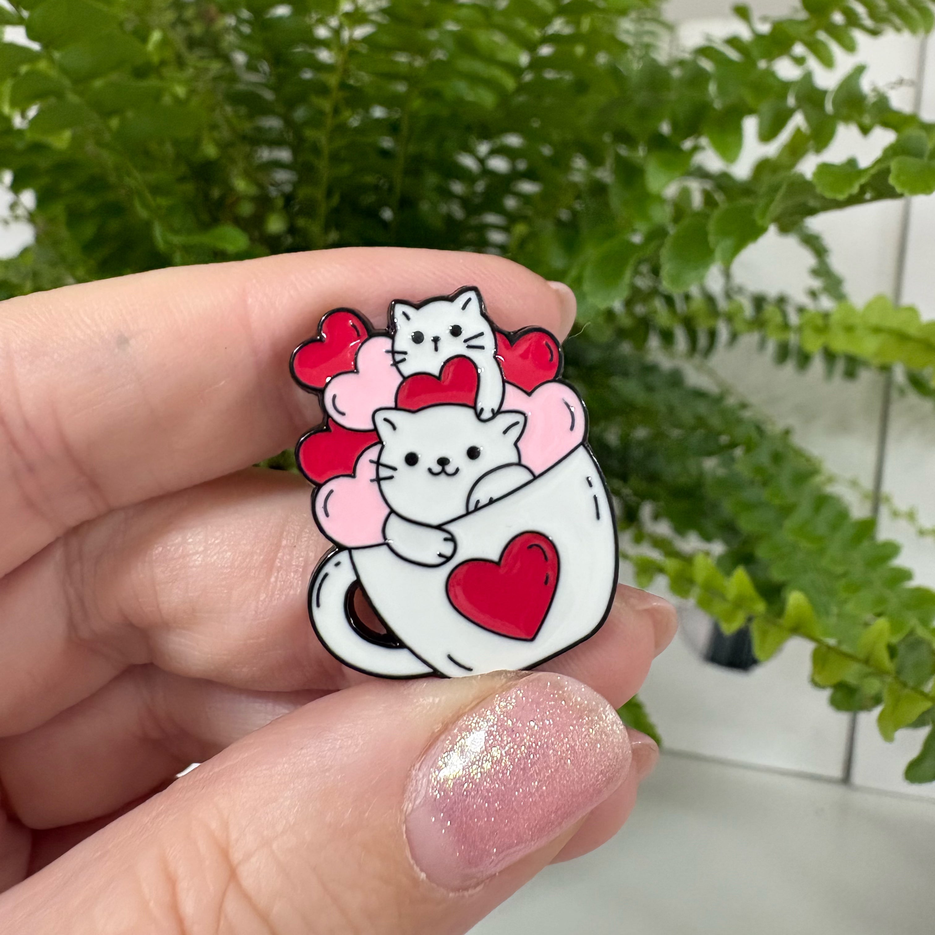 "Katzen in einer Tasse" – Masu Pin