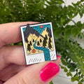 "Polaroid-Bild mit Wald" – Masu Pin