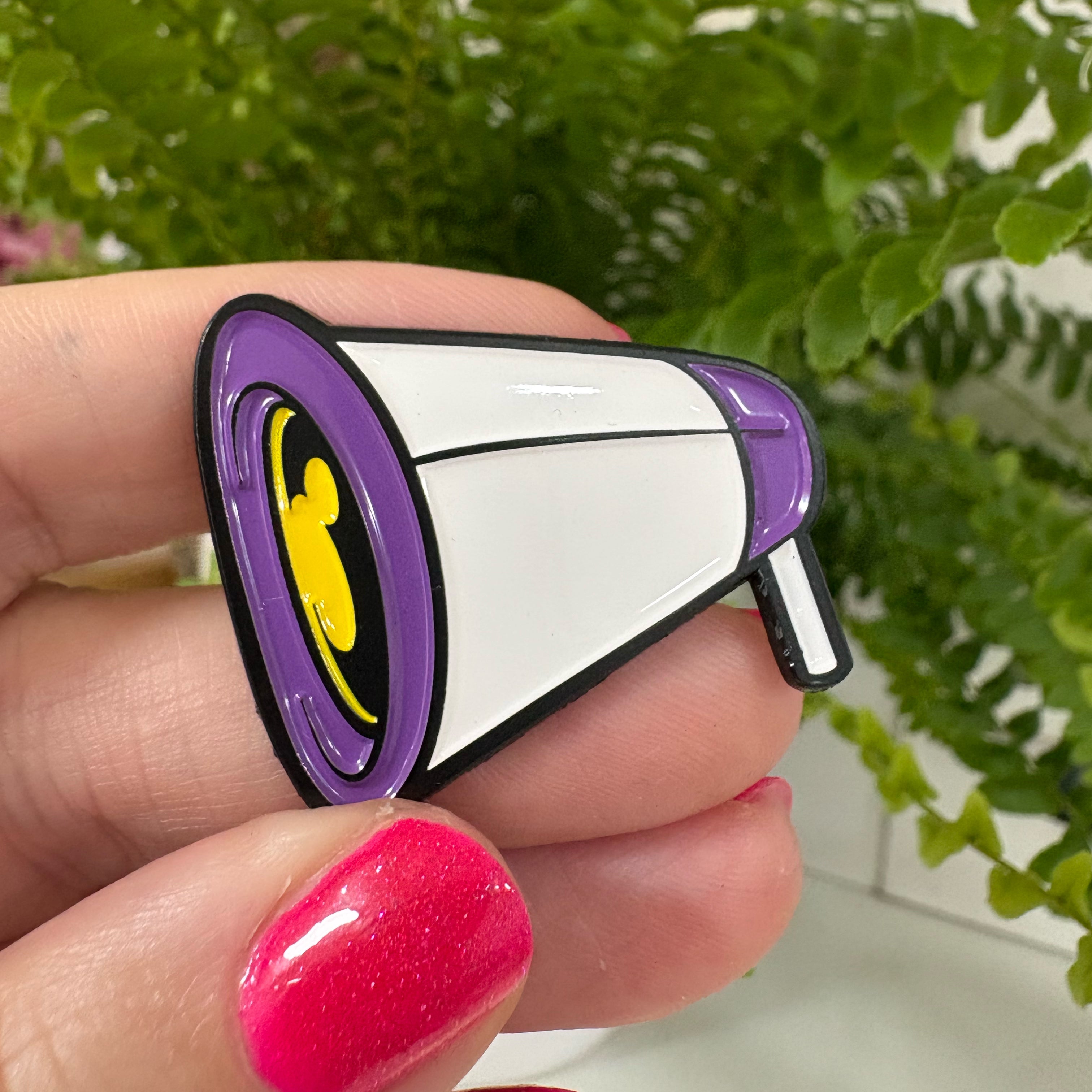 "Megafon mit Batman-Logo" – Masu Pin
