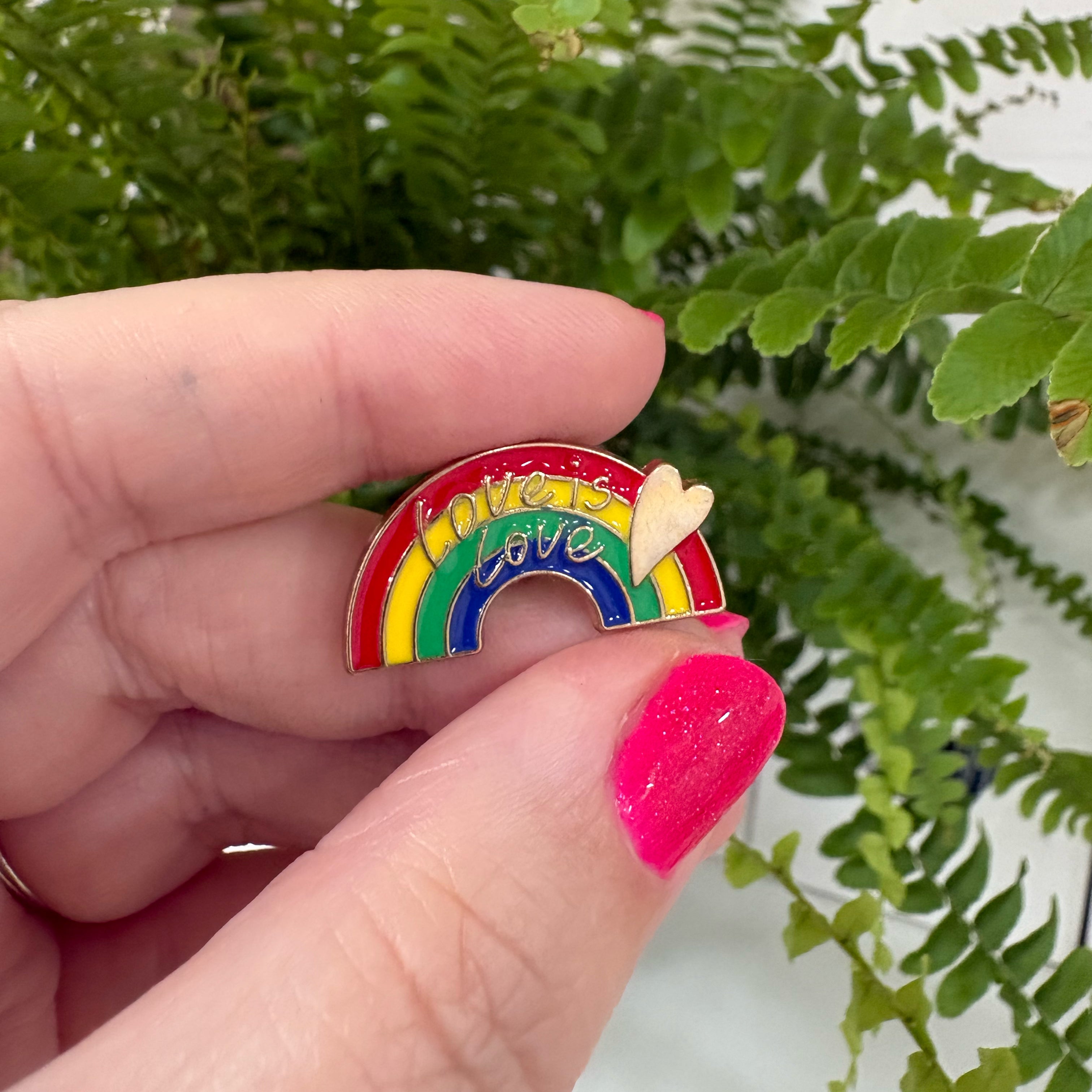 "Love is Love" – Masu Pin